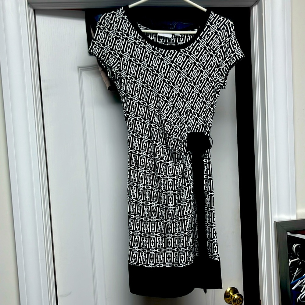 Black and white patterned dress